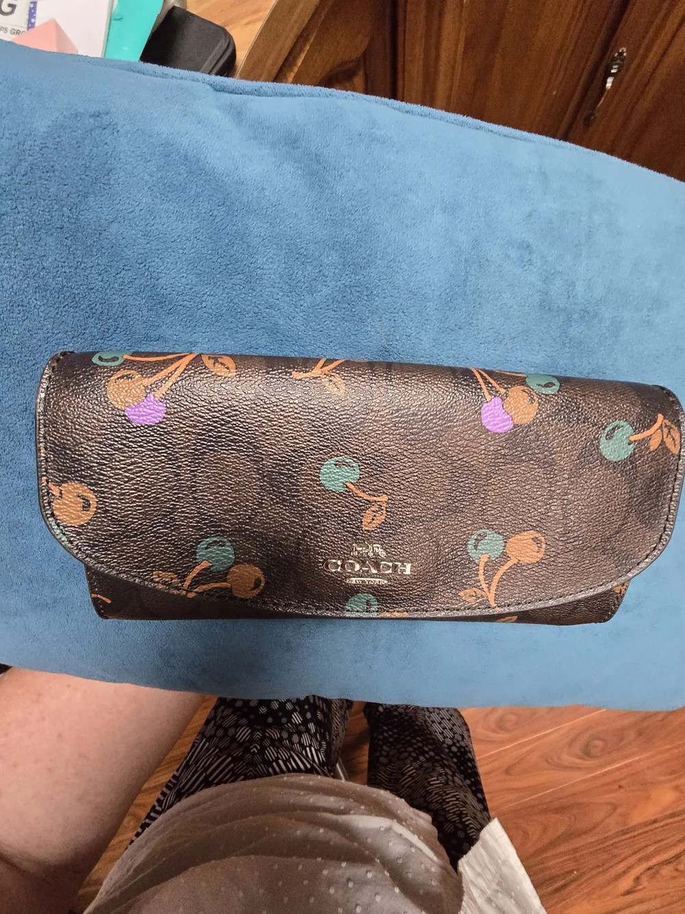 Coach EUC Black & Brown w/ Cherries Design Saffiano Leather Zip Wallet 7.75